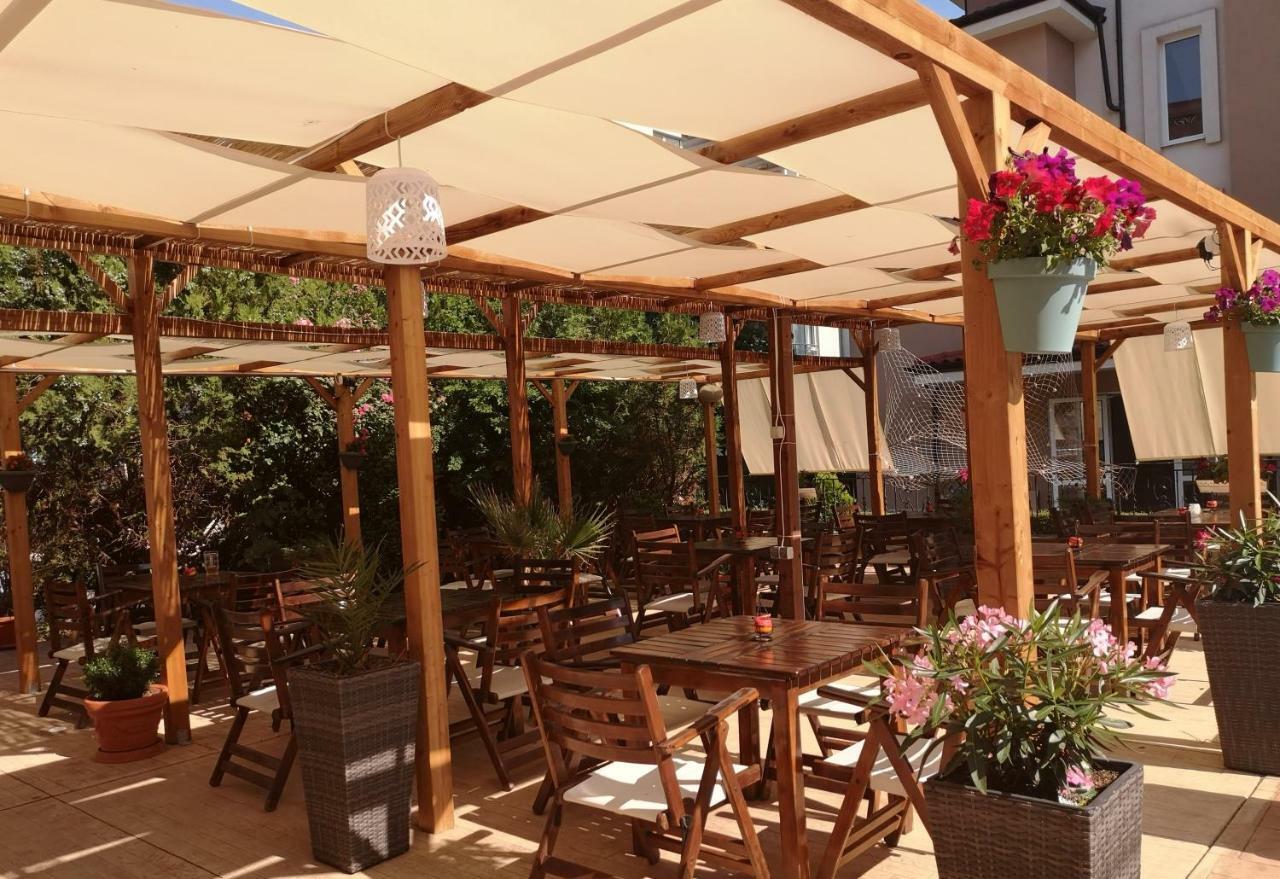 Tropics Hotel Sveti Vlas Ngoại thất bức ảnh
