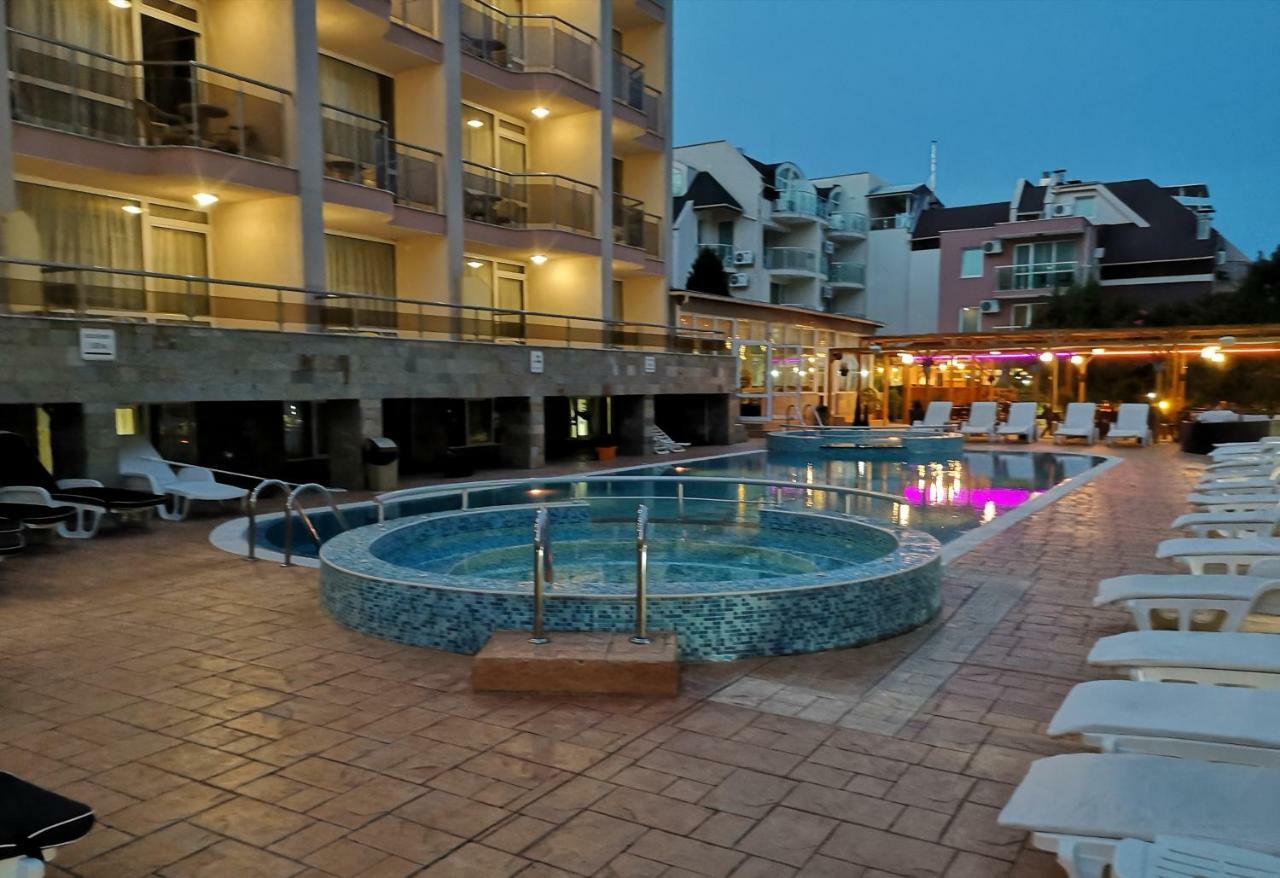 Tropics Hotel Sveti Vlas Ngoại thất bức ảnh